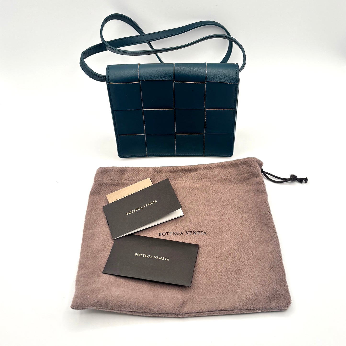 BOTTEGA VENETA Maxi Intercciato Small Cassette Crossbody