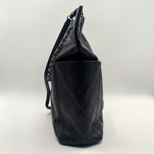 CHANEL CC Pocket Hobo Quilted Caviar Medium