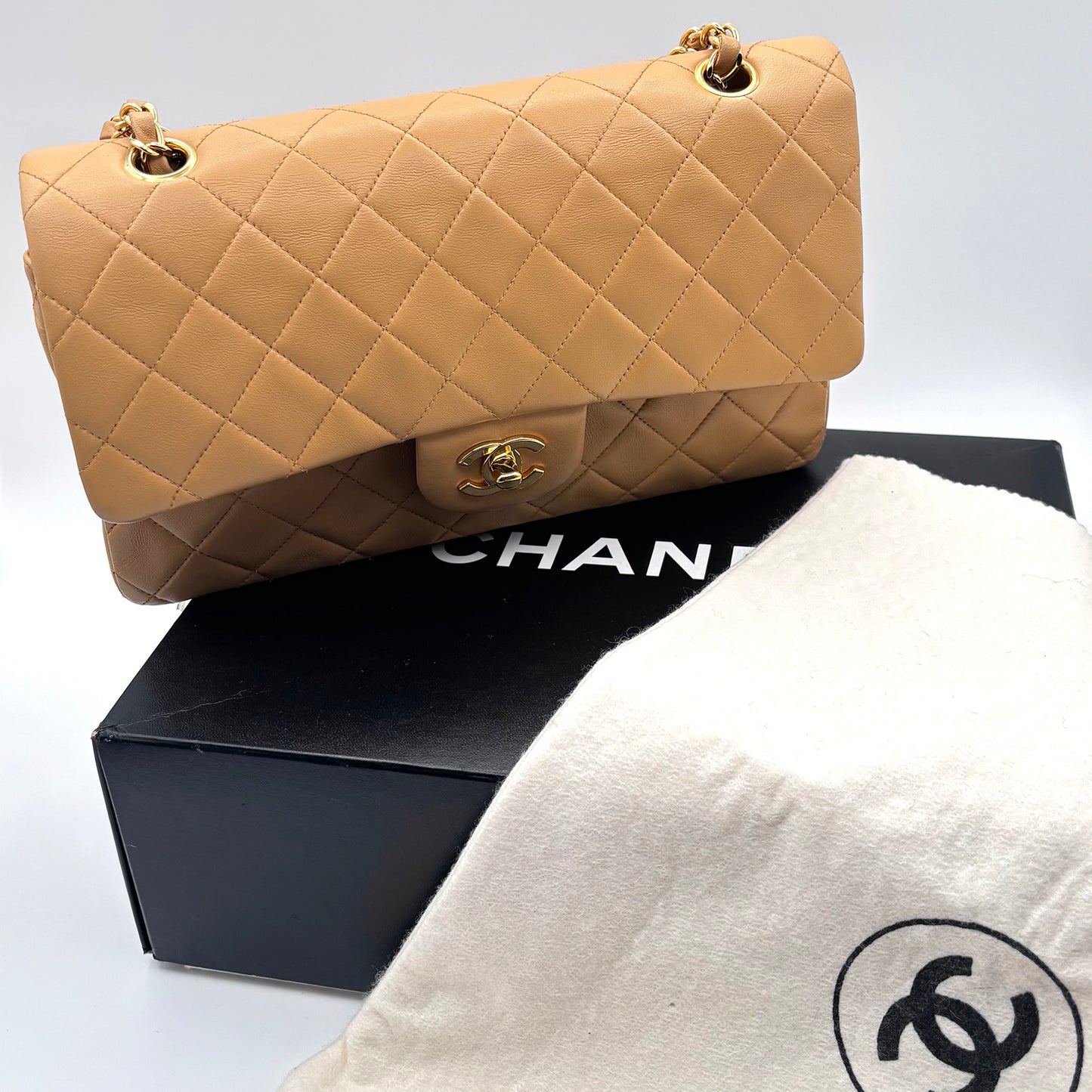 CHANEL Vintage Classic Medium Double Flap bag