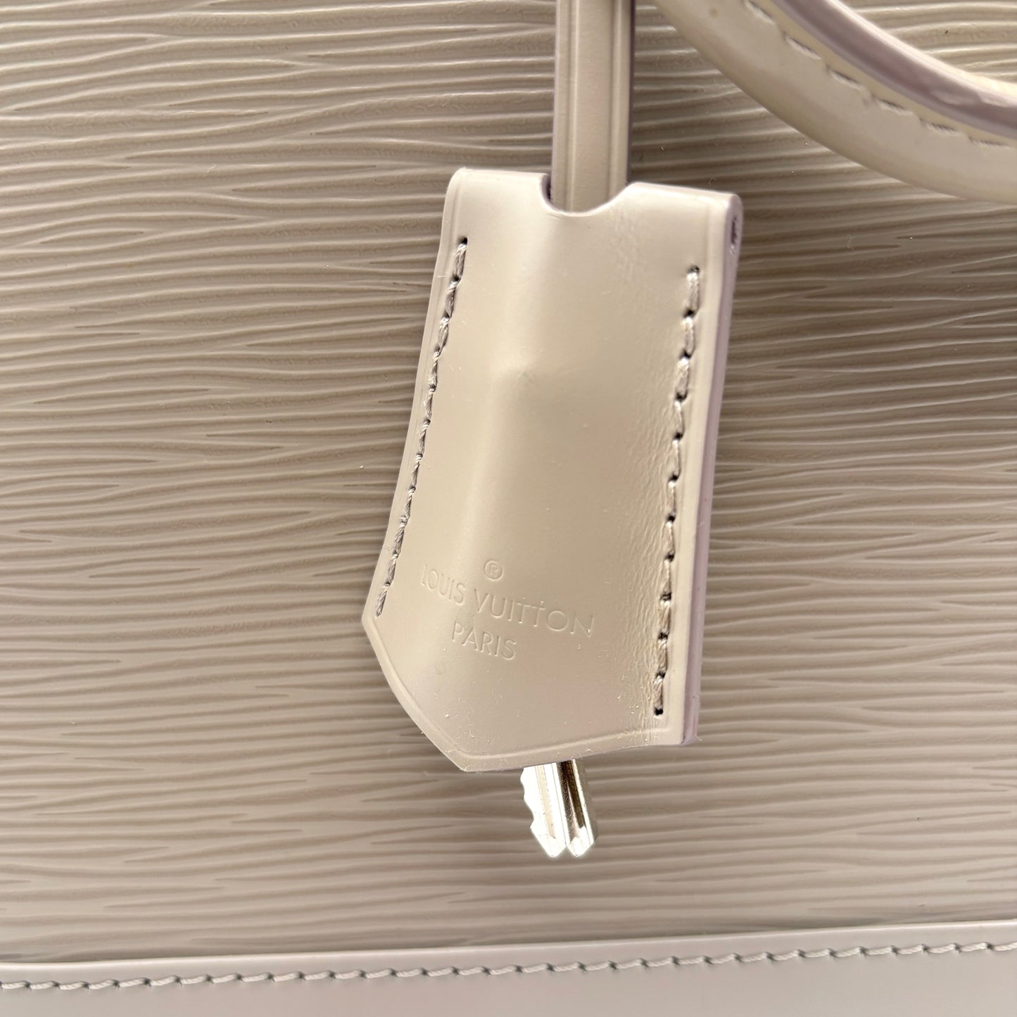 LOUIS VUITTON Epi Alma PM